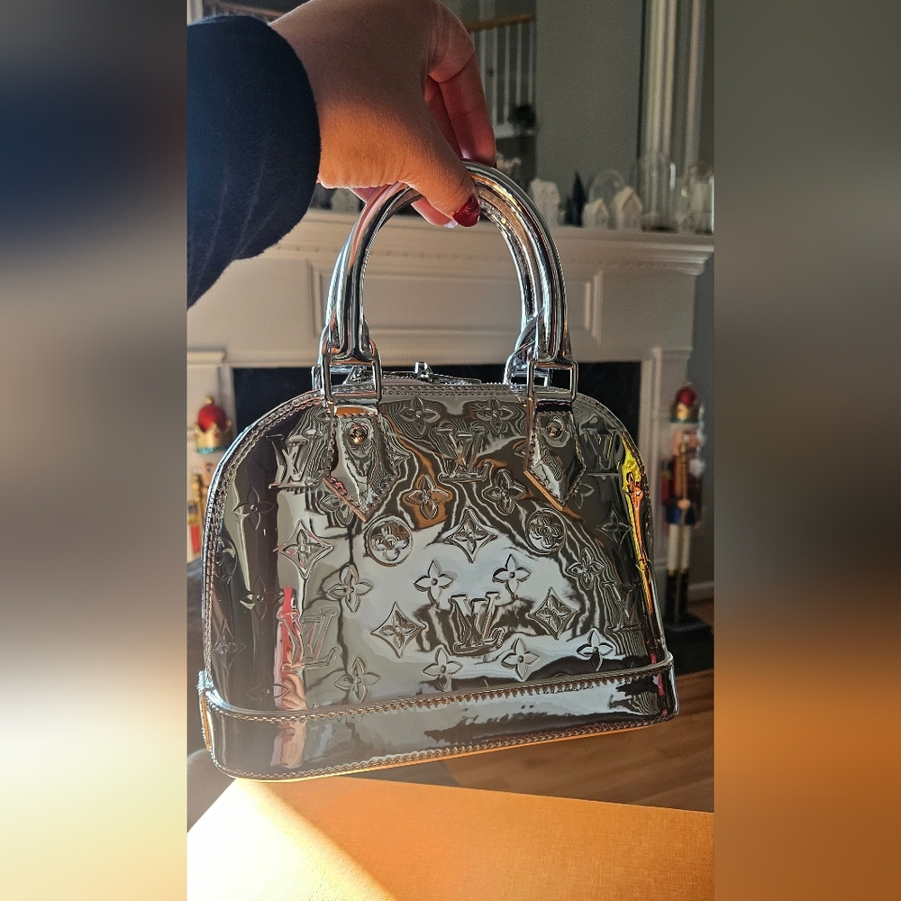 Louis Vuitton ALMA BB Silver Miroir New & Rare - Picture 4 of 16
